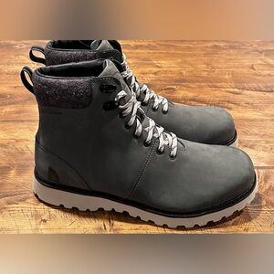 The North Face Work to Wear Lace II Waterproof Boots Men’s Sz 12 US Grey